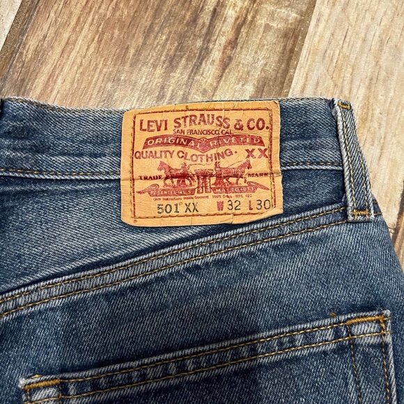 Levi's 501XX Shorts - Picture 3 of 3